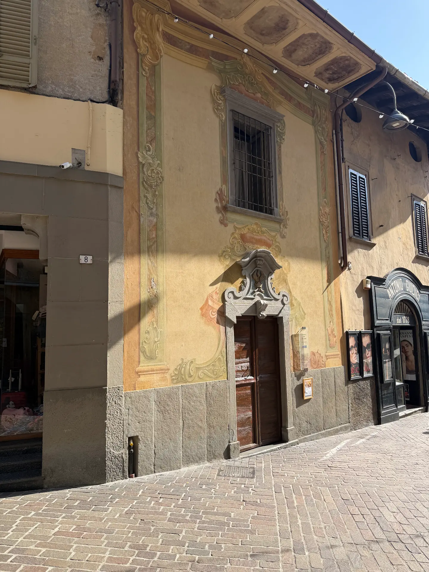 Fresco's, gelato en een heel oude klok